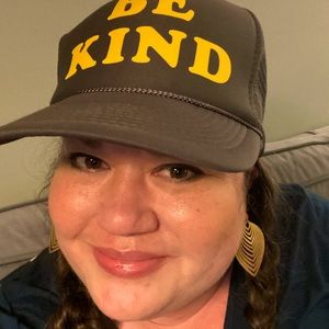 Meet your Posher, April